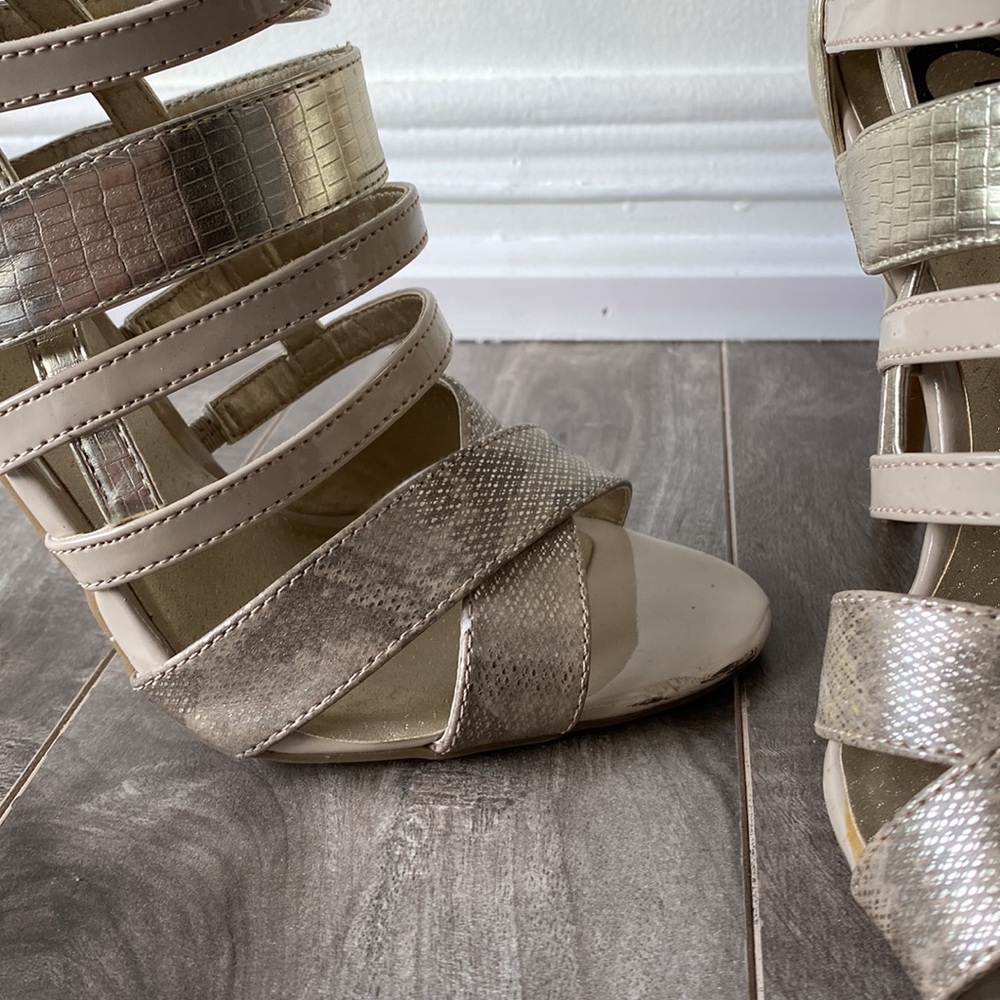 Women’s G by Guess zippered heels - Picture 7 of 12